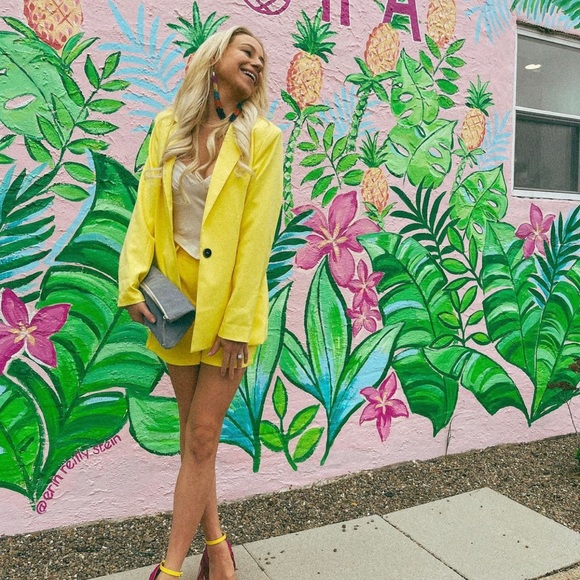 Suit Set - Picture 3 of 6